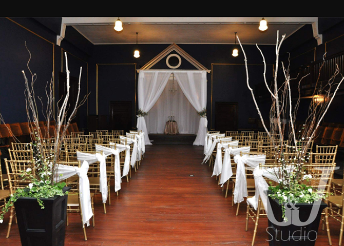 The Silver Fox
Streator, Illinois LGBT Wedding Receptions
Central Illinois Weddings, Chicago Suburbs Weddings, Illinois Valley Weddings, Streator Weddings