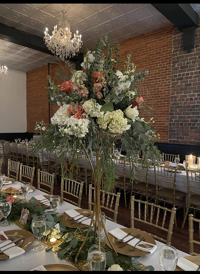 The Silver Fox
Streator, Illinois LGBT Wedding Receptions
Central Illinois Weddings, Chicago Suburbs Weddings, Illinois Valley Weddings, Streator Weddings