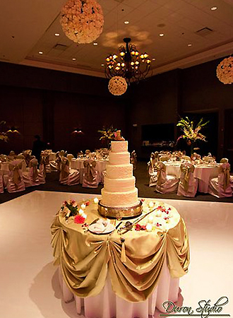 The Stonegate Conference and Banquet Centre - Wedding Cake