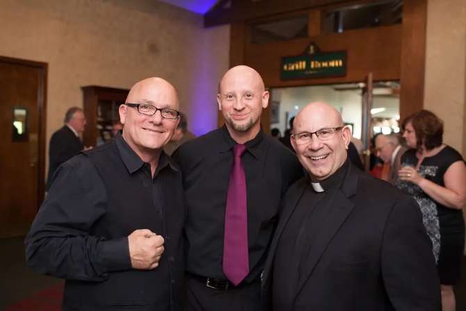 The Wedding Rev 
LGBT Wedding Reverend Chicago, Illinois and Wisconsin
