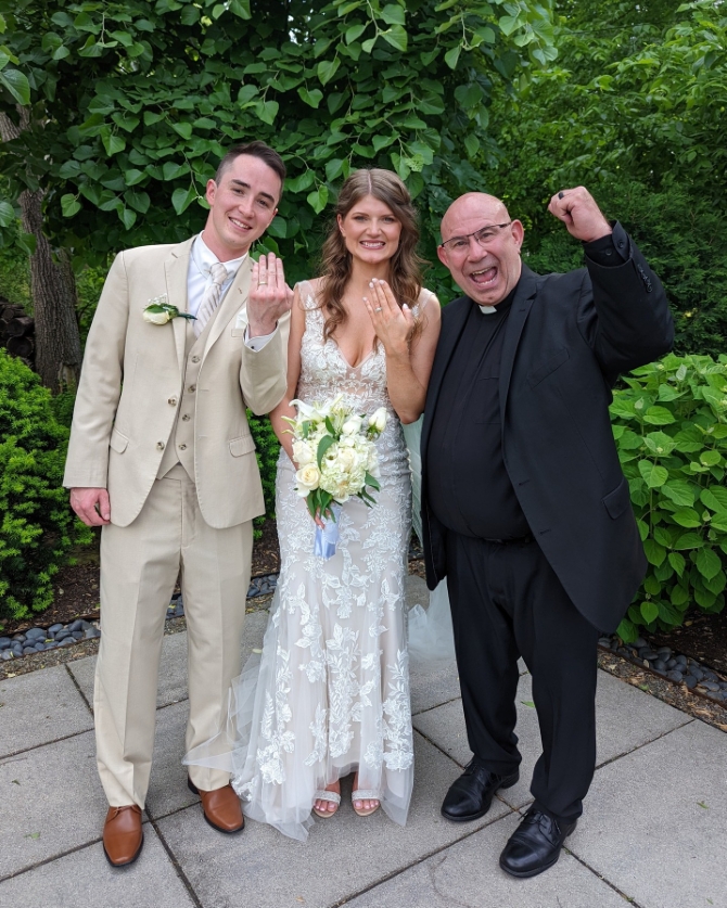 The Wedding Rev 
LGBT Wedding Reverend Chicago, Illinois and Wisconsin
