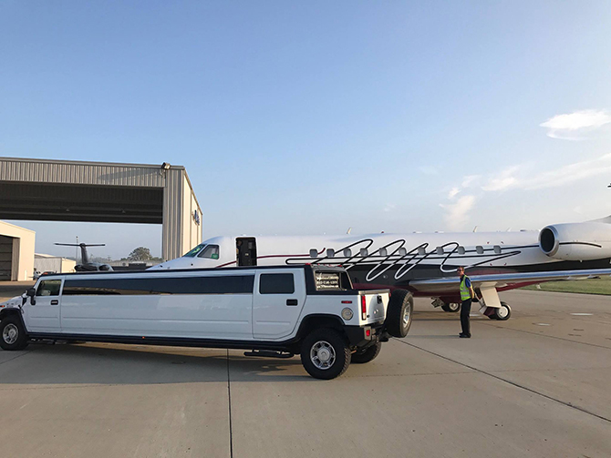 Aadvanced Limousines
Indianapolis, Indiana LGBT-Owned Wedding Limousine Business