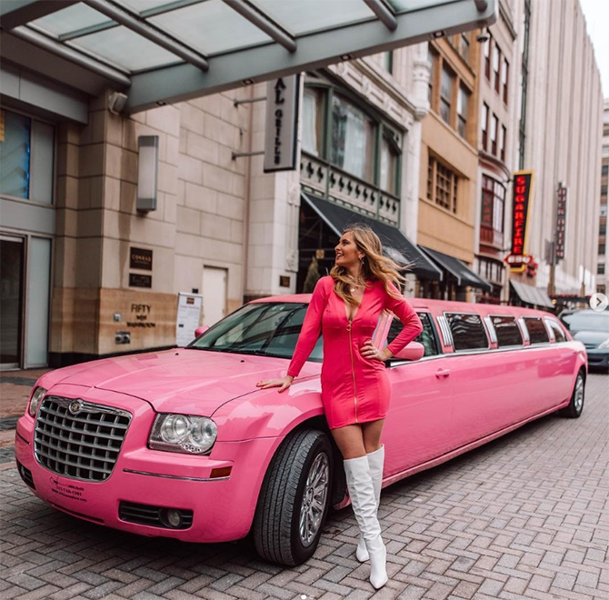 Aadvanced Limousines
Indianapolis, Indiana LGBT-Owned Wedding Limousine Business