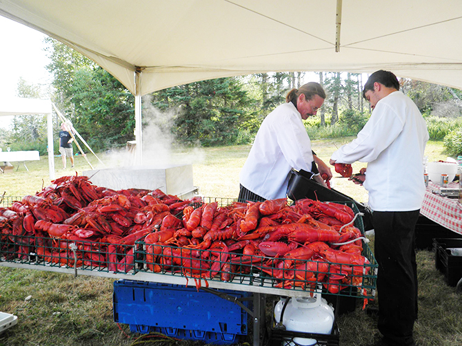Coastal Critters Clambakes & Grilling
Northport, Maine LGBT Wedding Catering Business
Serving all of Maine - Specializing in Outdoor Wedding Reception Catering from Bar Harbor to Camden, Augusta, Belgrade Lakes, Boothbay Harbor, Portland and well beyond.
