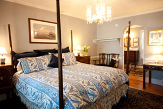Hambleton Inn - the Somerset  Suite offers a romantic four poster king size bed