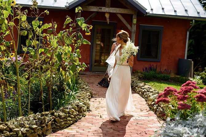 - Maryland Rustic Farm Weddings - Zigbone Farm Retreat
