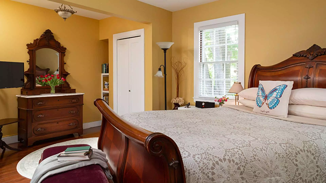 Berkshires, Massachusetts LGBT Wedding Packages - Devonfield Inn

