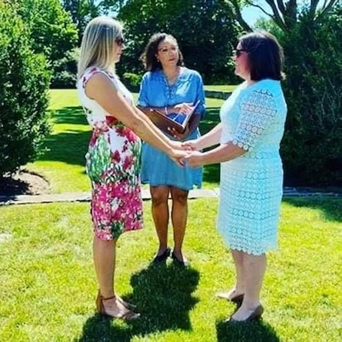Love-N-Promises
Boston, Massachusetts & Providence, Rhode Island LGBT Wedding Officiant - Love-N-Promises