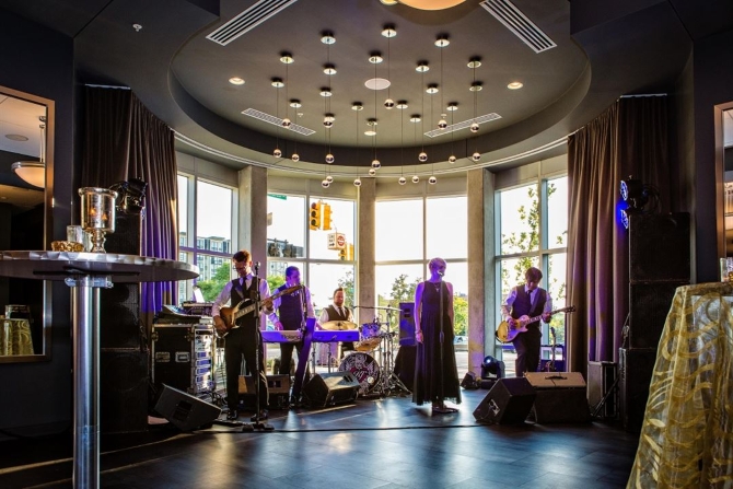 Zingerman's Greyline 
Ann Arbor, Michigan LGBT Wedding Reception Venue
