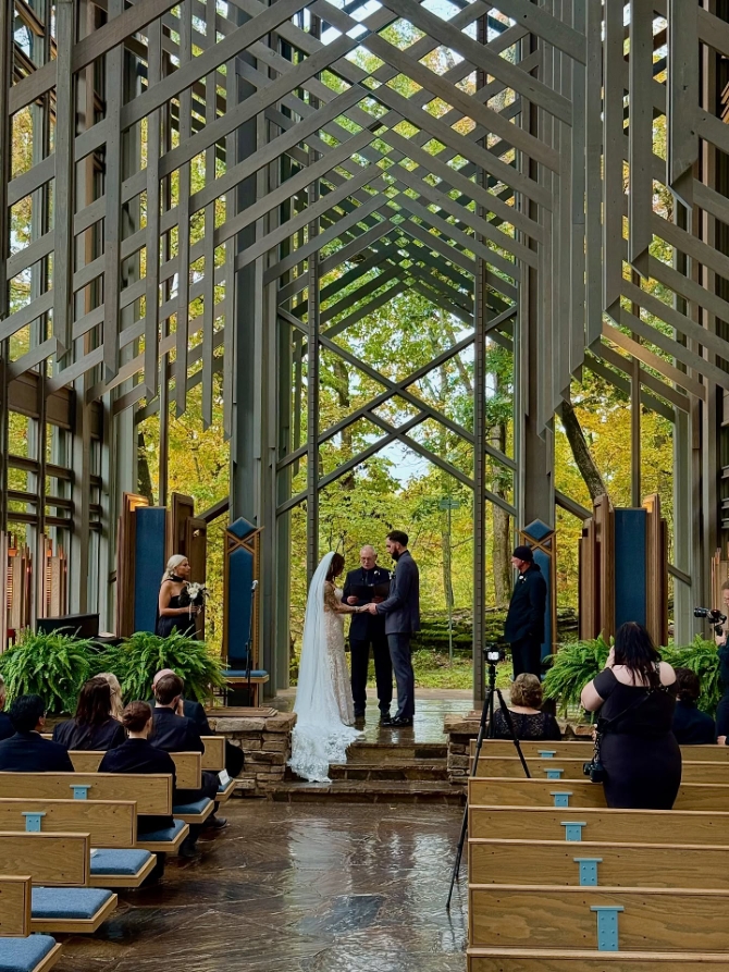 Elite Lighting & Sound 
Lake Ozark, Missouri LGBTQ Wedding DJ Service

