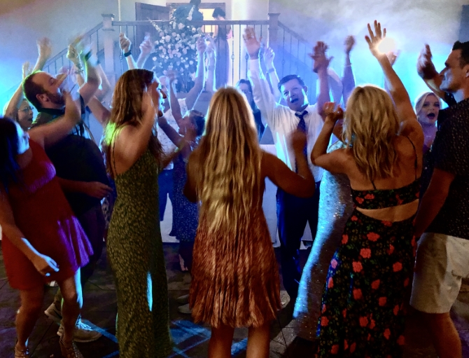 Elite Lighting & Sound 
Lake Ozark, Missouri LGBTQ Wedding DJ Service
