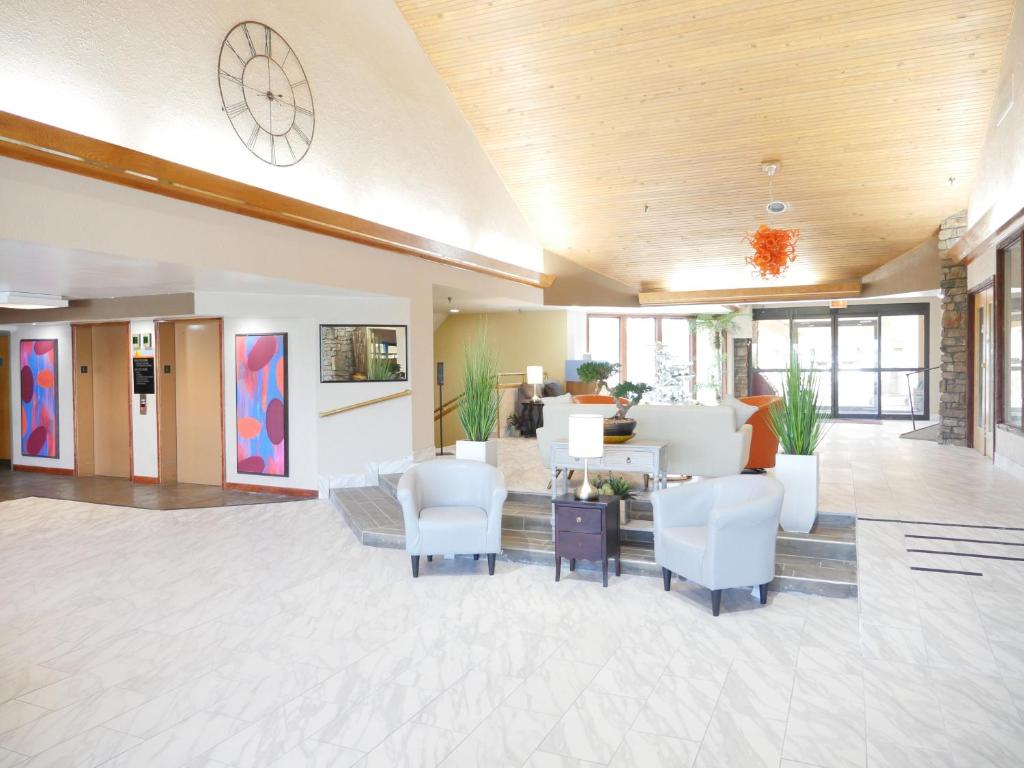 Inn at Grand Glaize
Osage Beach, Missouri LGBT Wedding Packages
Lake of the Ozarks, Osage Beach, MO, Fun Lake
