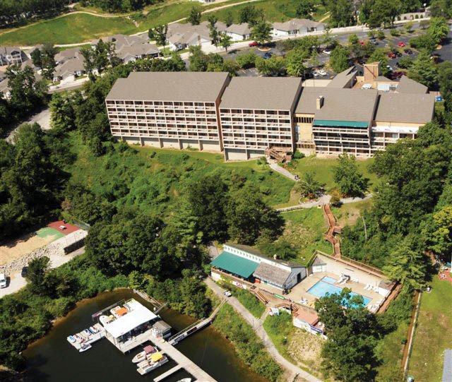 Inn at Grand Glaize
Osage Beach, Missouri LGBT Wedding Packages
Lake of the Ozarks, Osage Beach, MO, Fun Lake
