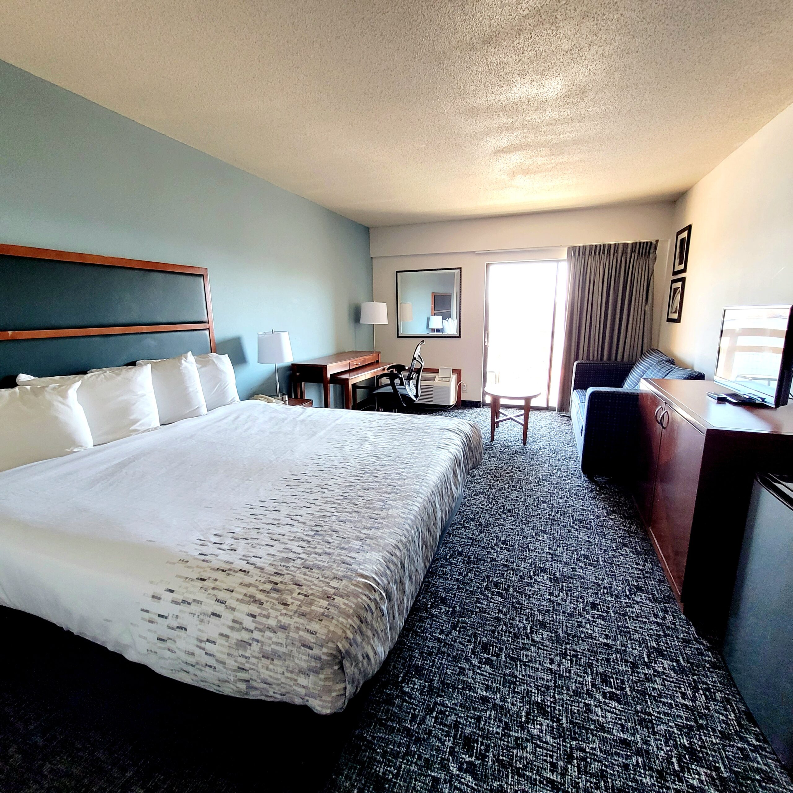 Inn at Grand Glaize
Osage Beach, Missouri LGBT Wedding Packages
Lake of the Ozarks, Osage Beach, MO, Fun Lake
