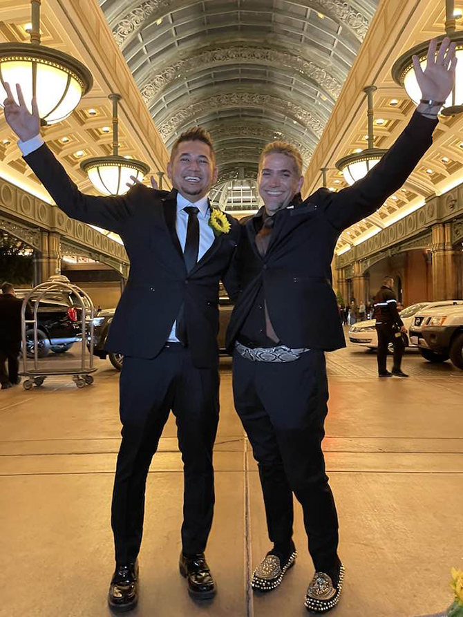 The Mobile Minister Las Vegas -
Las Vegas, Nevada LGBT Wedding Minister