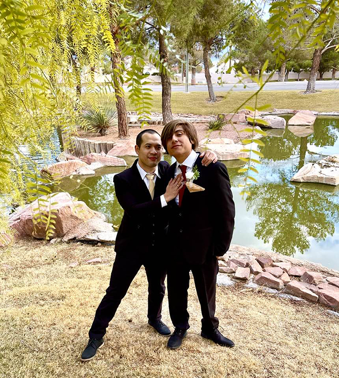 The Mobile Minister Las Vegas -
Las Vegas, Nevada LGBT Wedding Minister