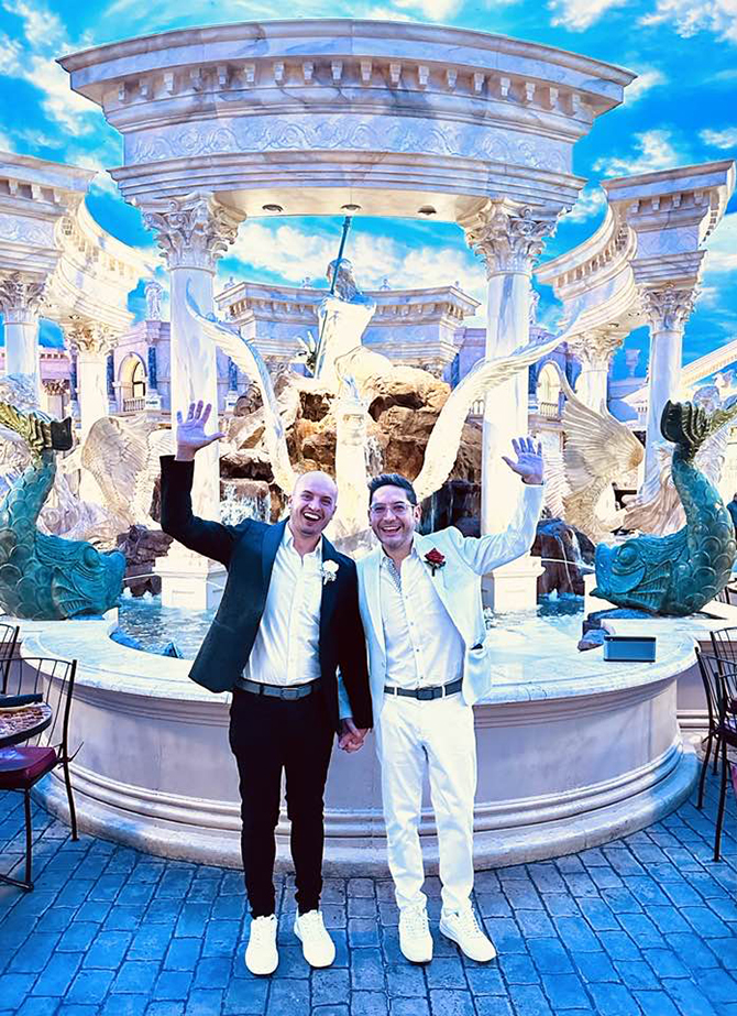 The Mobile Minister Las Vegas -
Las Vegas, Nevada LGBT Wedding Minister