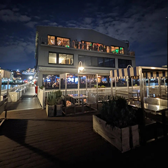 AcQuA Catering and Events
Edgewater, New Jersey LGBT Wedding Reception Venue & Catering Services
