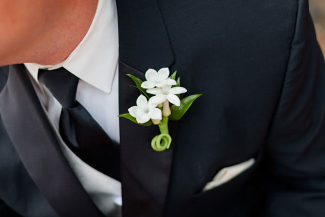 Pocket Full of Posies Florist - Petite lapel Boutonniere