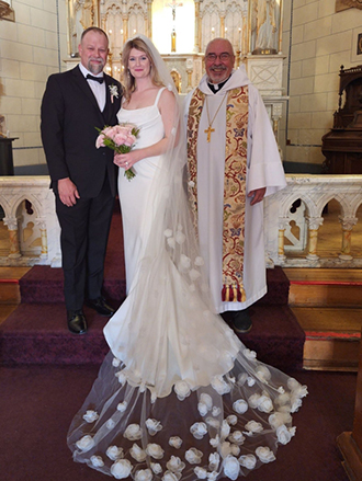 Abundant Blessings Wedding Officiant 
Albuquerque, New Mexico LGBT Wedding Officiant
