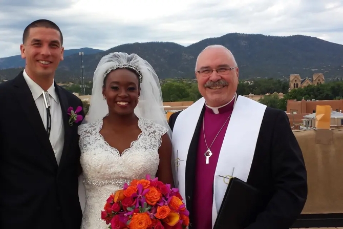 Abundant Blessings Wedding Officiant 
Albuquerque, New Mexico LGBT Wedding Officiant
