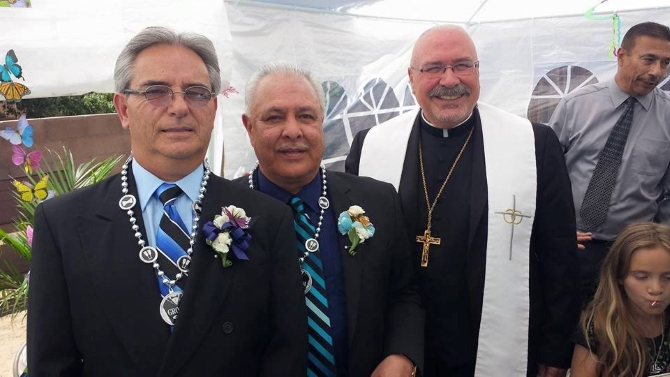 Abundant Blessings Wedding Officiant 
Albuquerque, New Mexico LGBT Wedding Officiant
