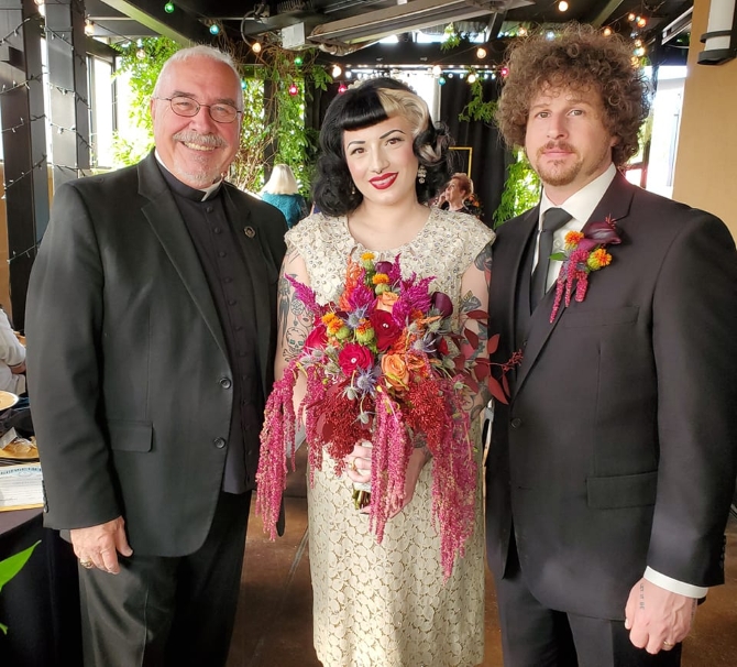 Abundant Blessings Wedding Officiant 
Albuquerque, New Mexico LGBT Wedding Officiant
