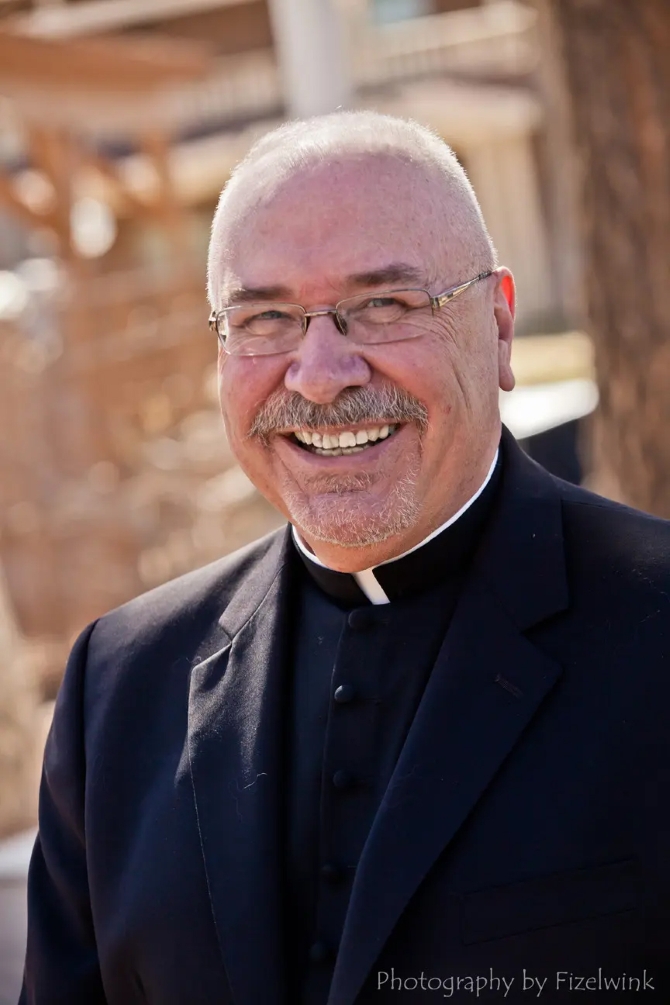 Abundant Blessings Wedding Officiant 
Albuquerque, New Mexico LGBT Wedding Officiant
