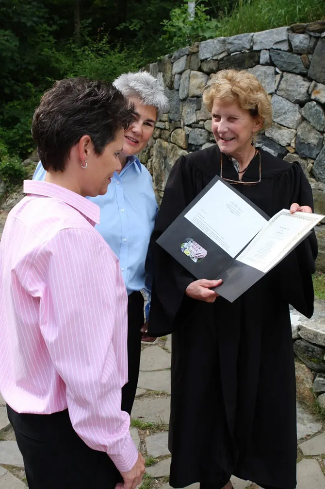 Ceremonies 4 U 
Eastern New York & Connecticut LGBT Wedding Officiant
Reverend Sara Henderson - NYC, Westchester, Dutchess, Fairfield, New Fairfield & Litchfield



