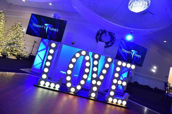 DJ Tommy's Tunes
Long Island, NY LGBT Wedding Disc Jockey Service
Selden, New York ~ Melville, New York