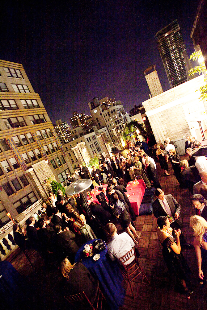 Midtown Loft & Terrace - Event area with guest