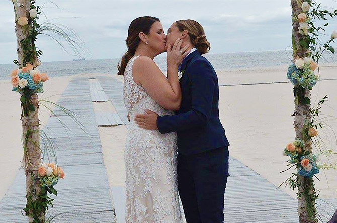 The Sands At Atlantic Beach Atlantic Beach New York kiss