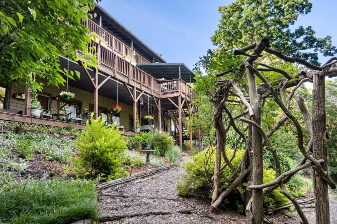 Bent Creek Lodge 
Asheville , North Carolina LGBT Wedding and Elopement Packages at  LGBT-Friendly B&B
