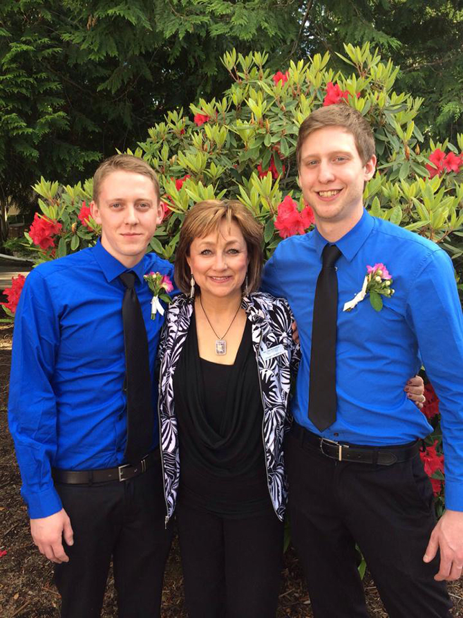 Diva Matters Ministry LGBT Wedding Officiant in Portland Oregon