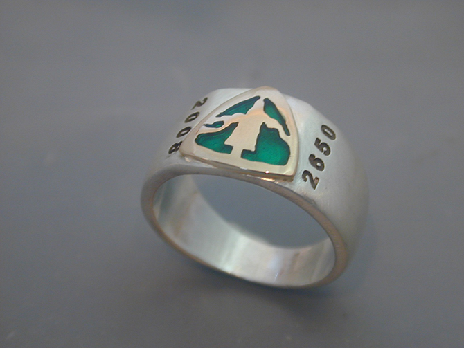 Miche Shines Custom Jewelry
Eugene, Oregon LGBT Wedding Rings
