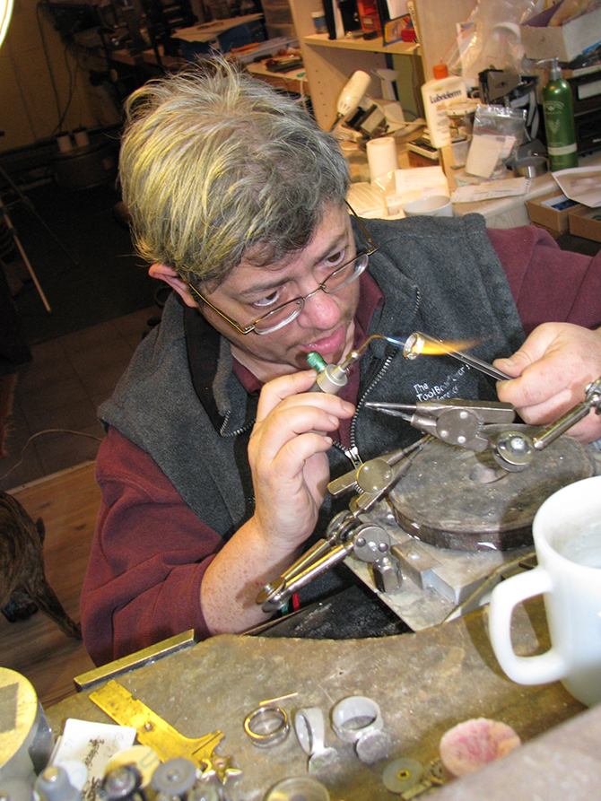 Miche Shines Custom Jewelry
Eugene, Oregon LGBT Wedding Rings
