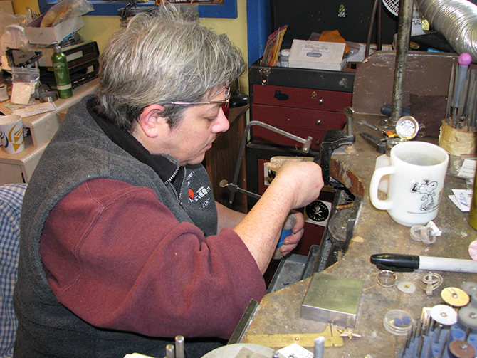 Miche Shines Custom Jewelry
Eugene, Oregon LGBT Wedding Rings
