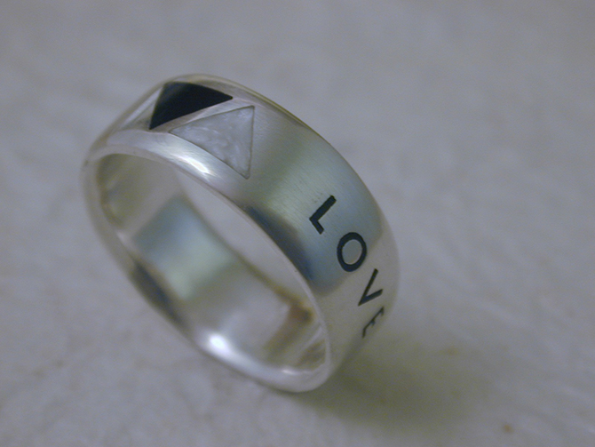 Miche Shines Custom Jewelry
Eugene, Oregon LGBT Wedding Rings
