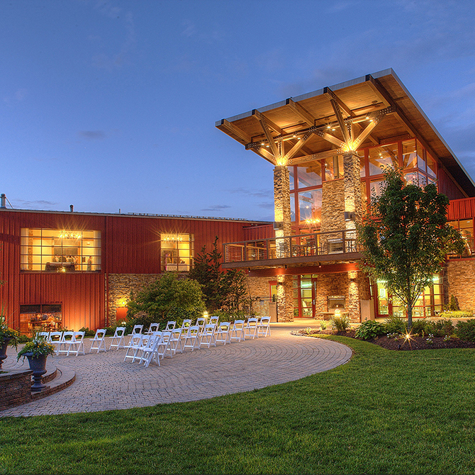 Outdoor wedding ceremony Bear Creek Mountain Resort