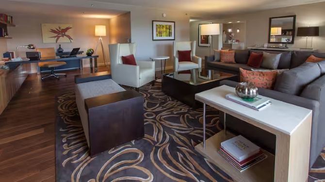 DoubleTree by Hilton Pittsburgh-Green Tree 
Pittsburgh, Pennsylvania LGBT Wedding Packages
