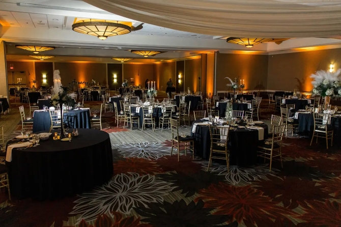 DoubleTree by Hilton Pittsburgh-Green Tree 
Pittsburgh, Pennsylvania LGBT Wedding Packages
