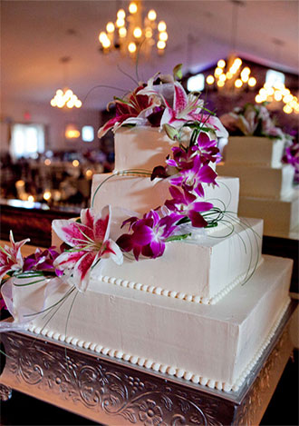 HollyHedge Estate
New Hope, PA LGBT Wedding Venue