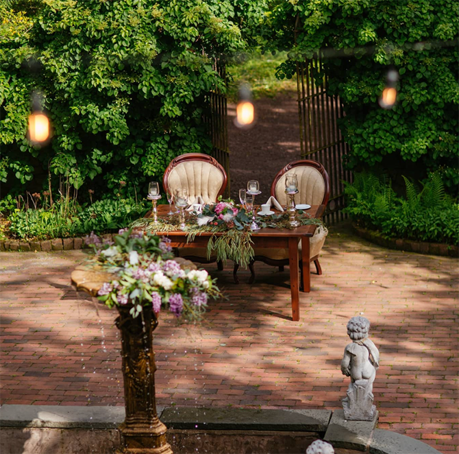 HollyHedge Estate
New Hope, PA LGBT Wedding Venue
