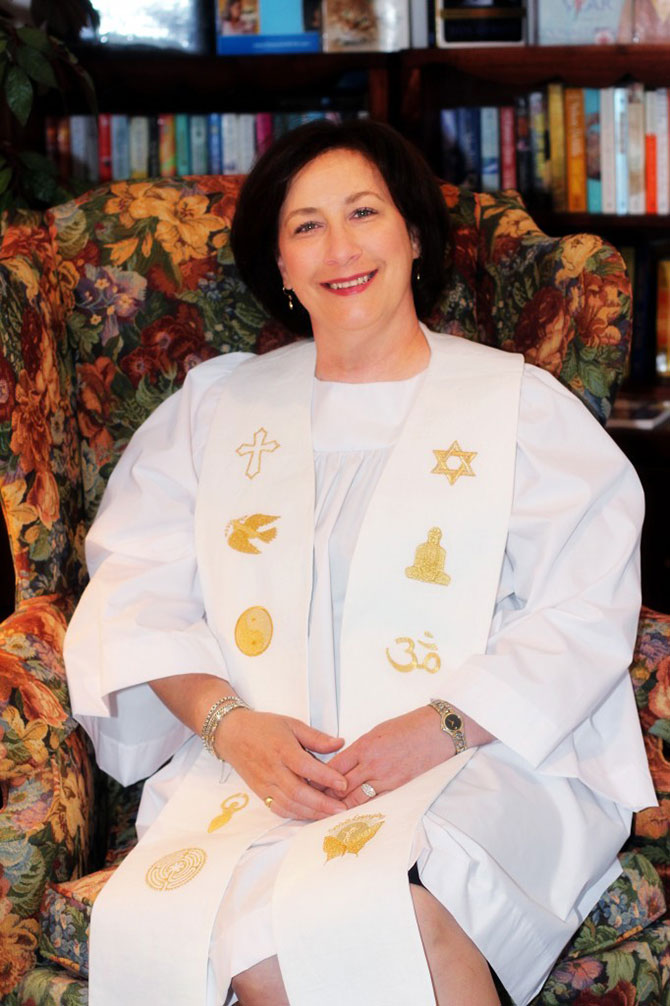 Reverend Lisa Bruecks - Ordained interfaith minister performing LGBT weddings