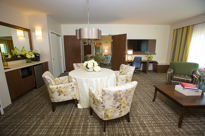 Springfield Country Club - Living Room Area