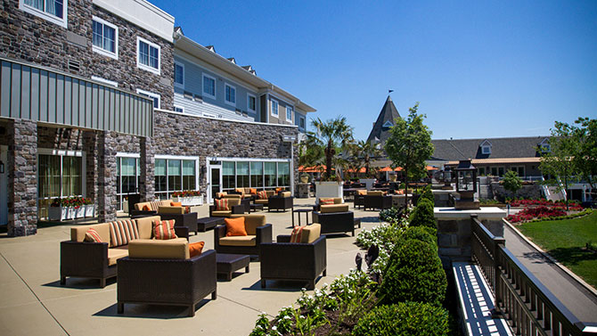 Springfield Country Club -  Outdoor patio area