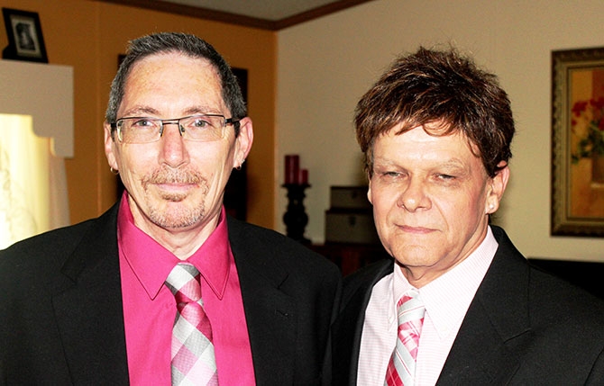 Your Wedding Officiant
Pittsburgh, Pennsylvania LGBTQ Marriage Reverend
