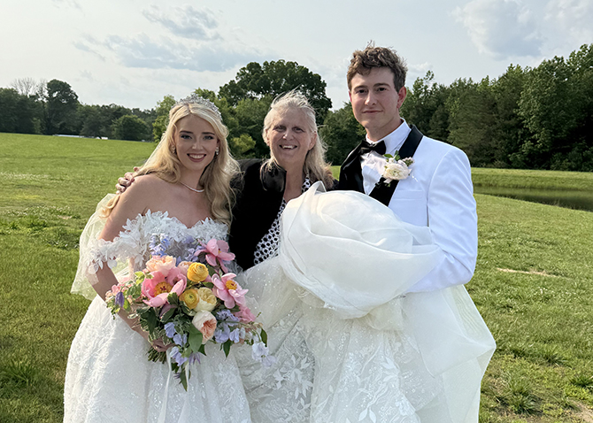 Authentic Weddings 
Chattanooga, Tennessee LGBTQ Wedding Officiant

