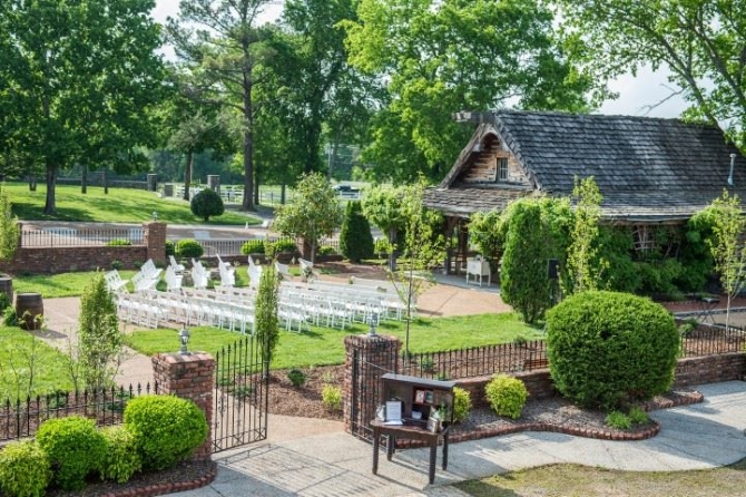 Legacy Farms
Lebanon, Tennessee LGBT Wedding Reception Venue Middle Tennessee
