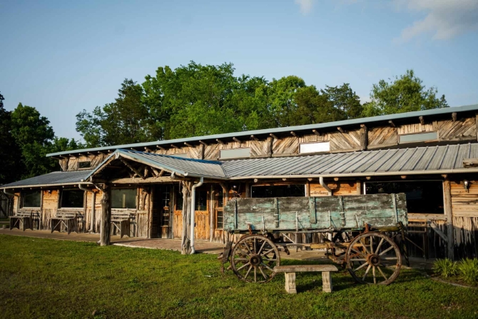 Legacy Farms
Lebanon, Tennessee LGBT Wedding Reception Venue Middle Tennessee
